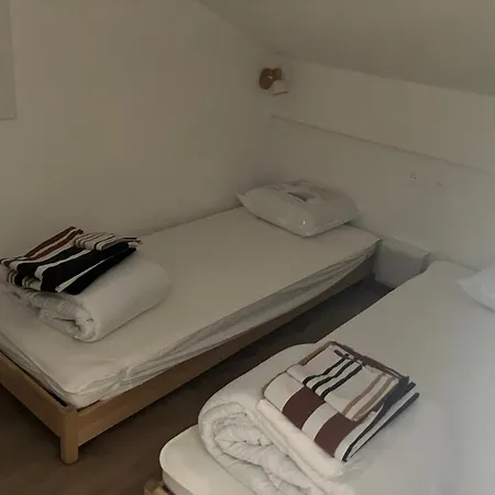 Дом отдыха Mazet Cosy Climatise Terrasse Privee Et Piscine