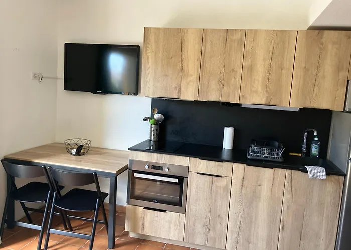 Mazet Cosy Climatise Terrasse Privee Et Piscine Дом отдыха