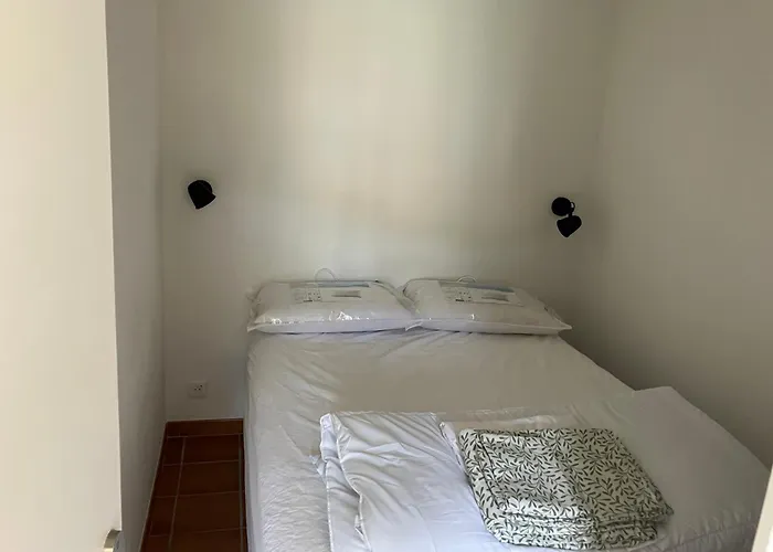 Дом отдыха Mazet Cosy Climatise Terrasse Privee Et Piscine